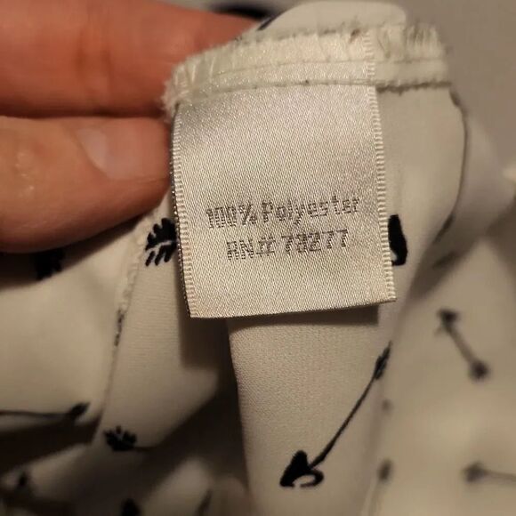 LC Lauren Conrad Ladies Size Small Black and White Arrow Print Blouse - Picture 6 of 7